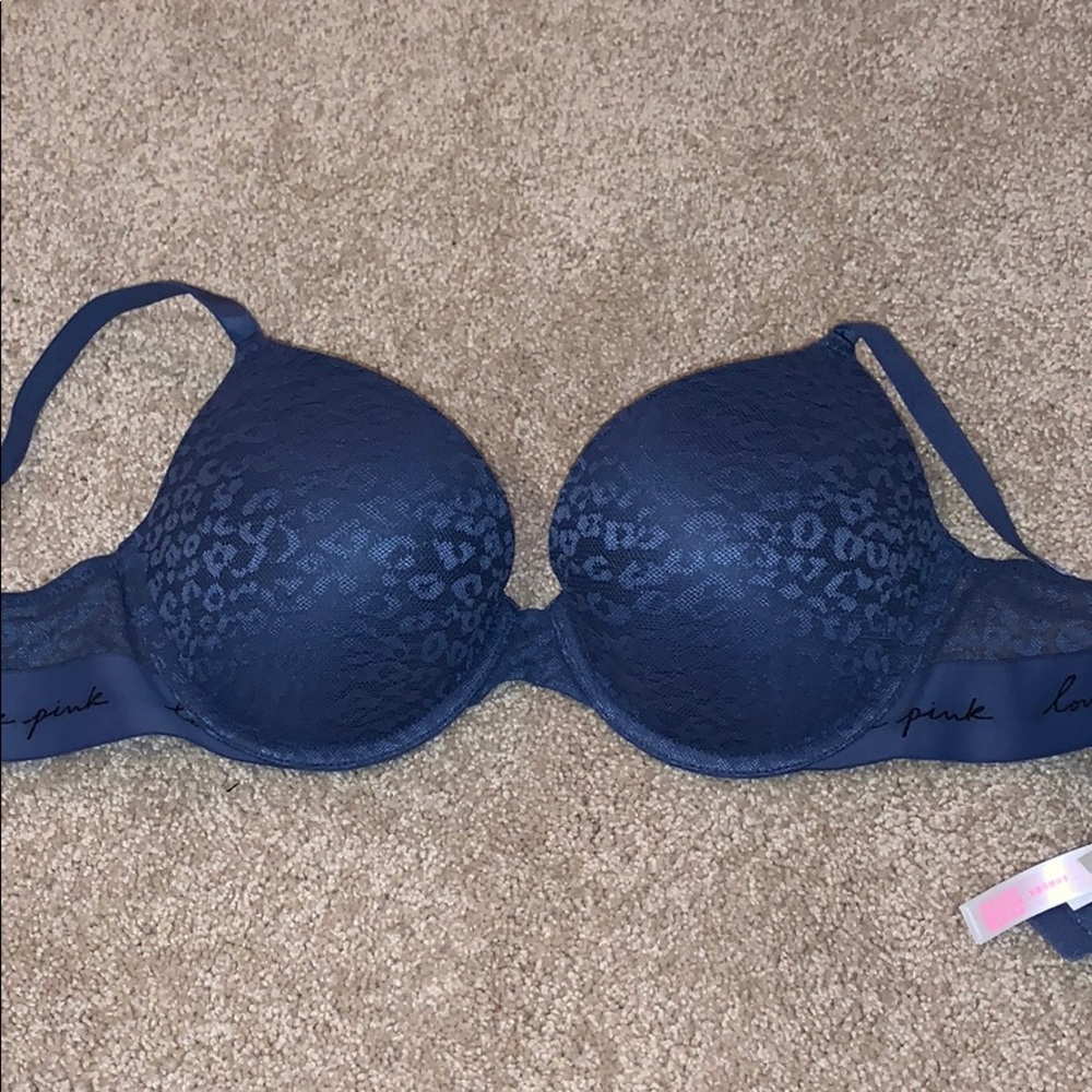VS PINK BRA!! BRAND NEW!